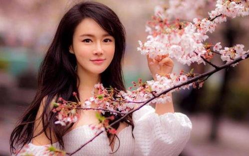 玄医下山，师娘钦点美娇妻,师娘钦点，美娇妻相伴传奇人生